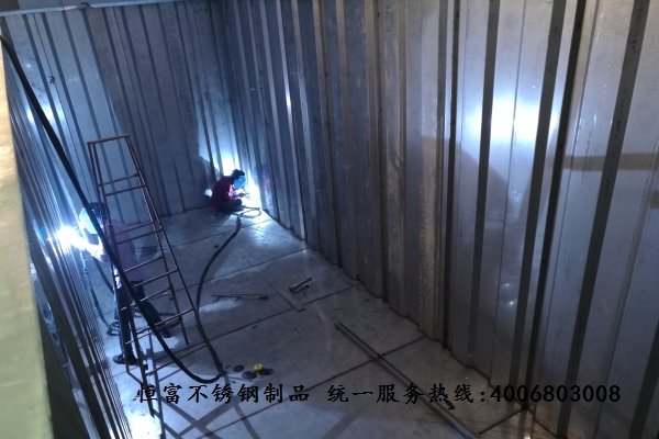 不銹鋼肋板水箱生產(chǎn)廠(chǎng)家